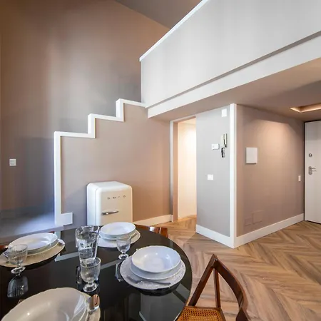 Stylish On The Lungarno In Apartment Florence